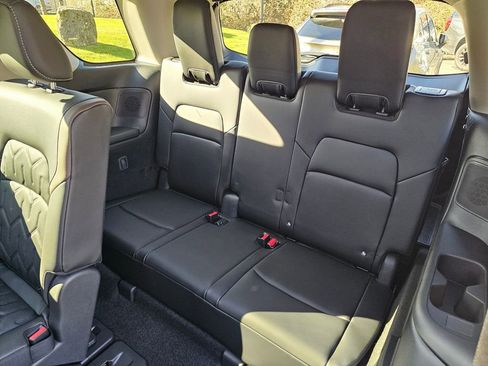 New 2026 Nissan Pathfinder Platinum image 23