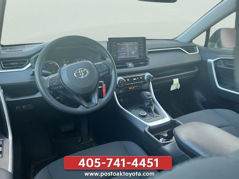 Used 2020 Toyota RAV4 LE w/ All Weather Liner Package AWD/4WD image 18