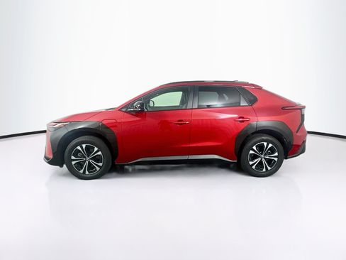 Used 2025 Toyota bZ4X FWD image 4