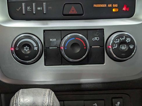 Used 2016 GMC Acadia SLE image 31