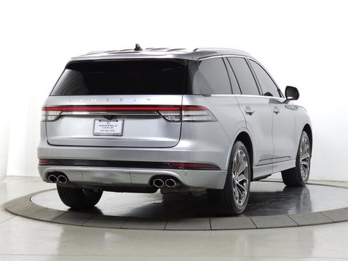 Used 2021 Lincoln Aviator Grand Touring w/ Elements Package Plus image 10