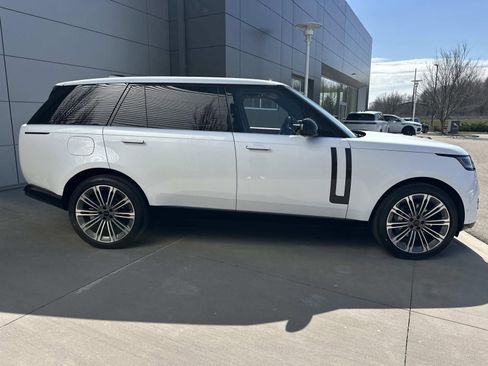 New 2026 Land Rover Range Rover Long Wheelbase SE AWD/4WD image 4