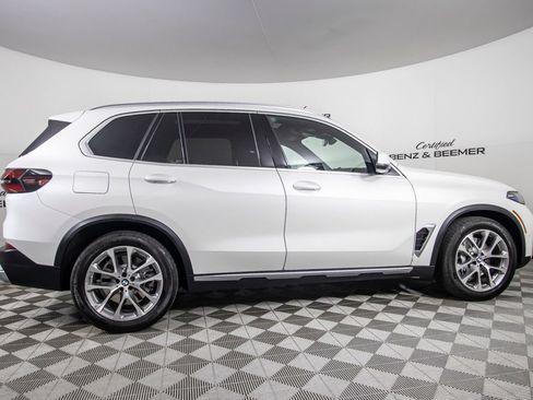 Used 2026 BMW X5 xDrive50e w/ Climate Comfort Package AWD/4WD image 10