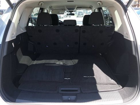 Used 2024 Nissan Rogue SV FWD image 22