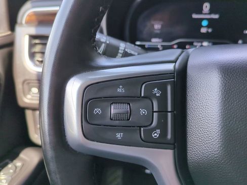 Used 2024 Chevrolet Suburban Premier RWD image 30