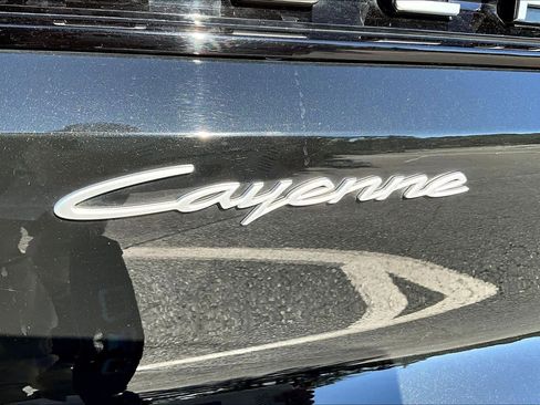 Used 2024 Porsche Cayenne image 85