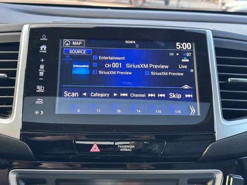 Used 2017 Honda Pilot Elite image 32