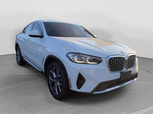 Used 2023 BMW X4 xDrive30i w/ Premium Package AWD/4WD image 4