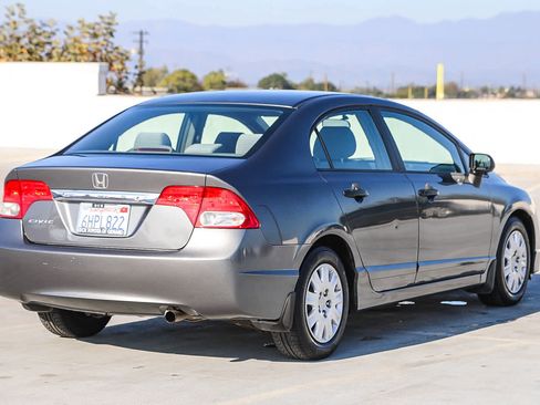 Used 2009 Honda Civic DX-VP image 5