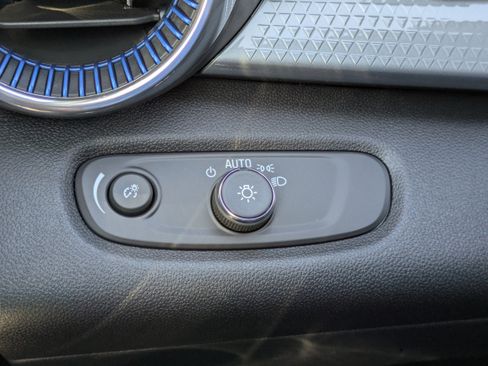 New 2026 Chevrolet Trax LT w/ Sunroof Package image 15