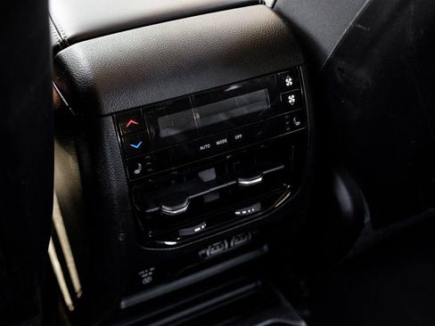 Used 2023 Jeep Grand Cherokee L Limited w/ Luxury Tech Group II image 47