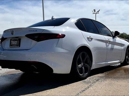 Used 2019 Alfa Romeo Giulia RWD image 6