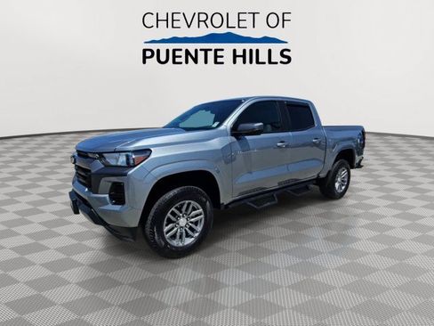 Used 2024 Chevrolet Colorado LT RWD image 4