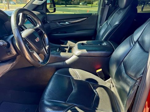 Used 2017 Cadillac Escalade Platinum image 11