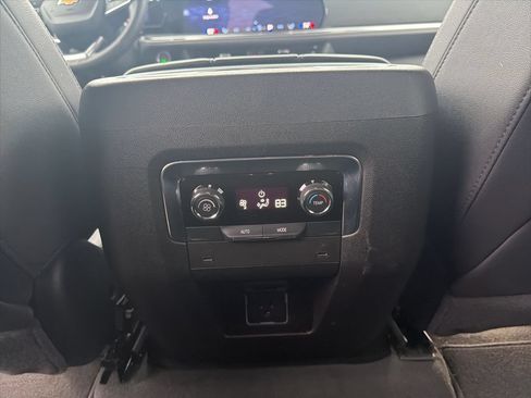 Used 2025 Chevrolet Tahoe LT RWD image 19