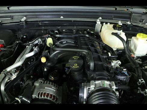 Used 2023 Jeep Gladiator Overland AWD/4WD image 17