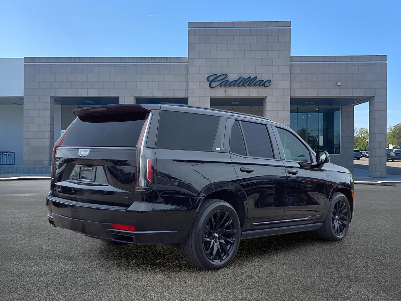 Certified 2023 Cadillac Escalade Sport Platinum w/ LPO, ONYX Package AWD/4WD image 5