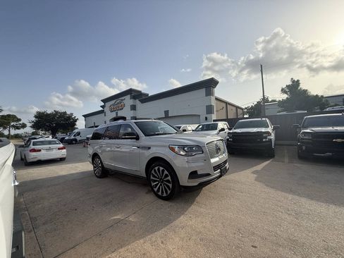 Used 2023 Lincoln Navigator Reserve AWD/4WD image 50