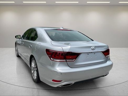 Used 2015 Lexus LS 460 w/ Comfort Package RWD image 3