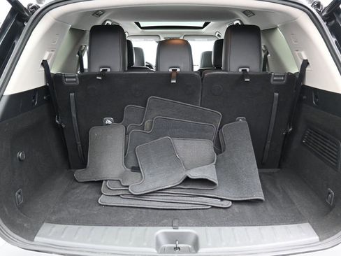 Used 2023 Nissan Pathfinder Platinum image 34