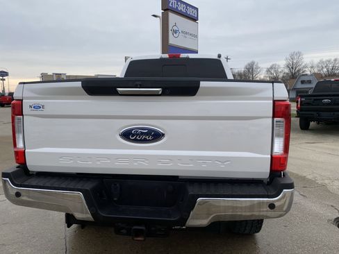 Used 2019 Ford F250 Lariat w/ Lariat Value Package image 3