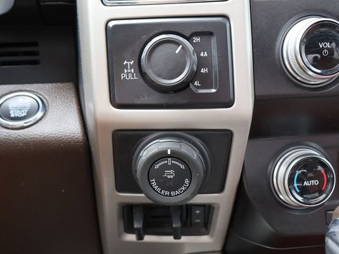 Used 2020 Ford F150 King Ranch w/ Equipment Group 601A Luxury AWD/4WD image 37