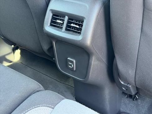 Used 2023 Chevrolet Equinox LS w/ Driver Confidence II Package FWD image 11