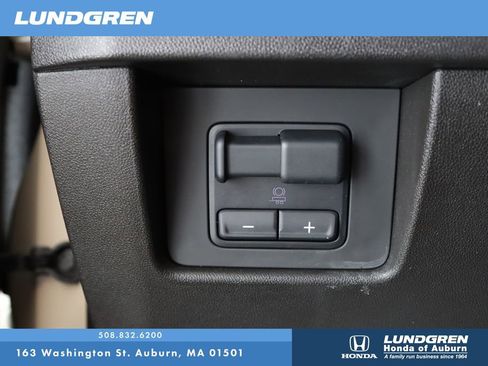 Used 2024 GMC Canyon AT4X image 32