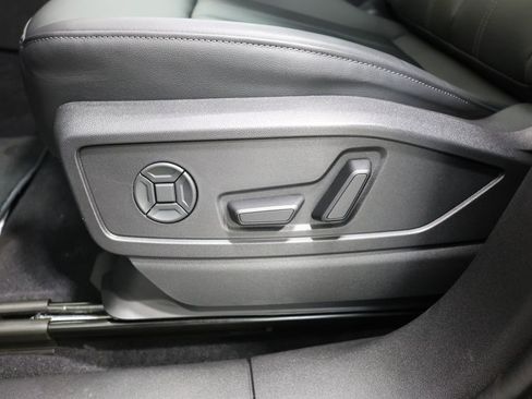 Used 2025 Audi Q5 Premium w/ 19" Wheel Package AWD/4WD image 14