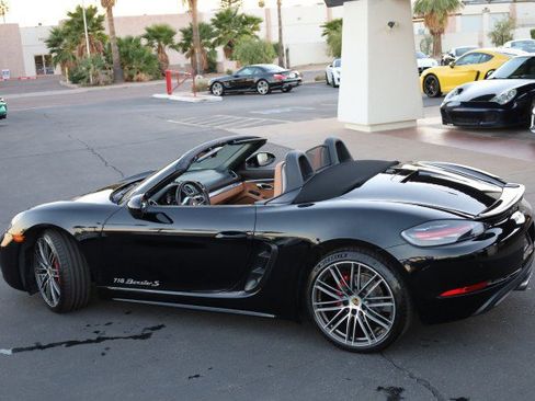 Used 2018 Porsche 718 Boxster S image 17