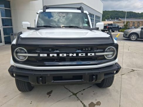 Used 2024 Ford Bronco Outer Banks AWD/4WD image 3