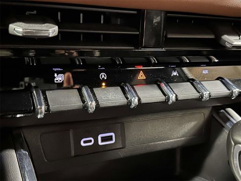 Used 2024 GMC Canyon AT4 w/ AT4 Premium Package image 28