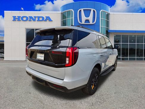 Used 2025 Ford Expedition Tremor AWD/4WD image 15