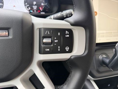 Certified 2026 Land Rover Defender 110 X-Dynamic SE AWD/4WD image 28