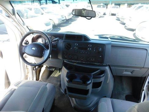 Used 2014 Ford E-350 and Econoline 350 XLT image 12