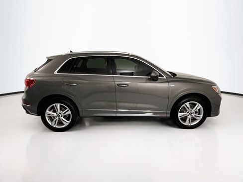 Certified 2023 Audi Q3 2.0T Premium w/ Convenience Package AWD/4WD image 4
