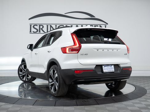 Used 2023 Volvo XC40 B5 Ultimate w/ Protection Package Premier AWD/4WD image 28