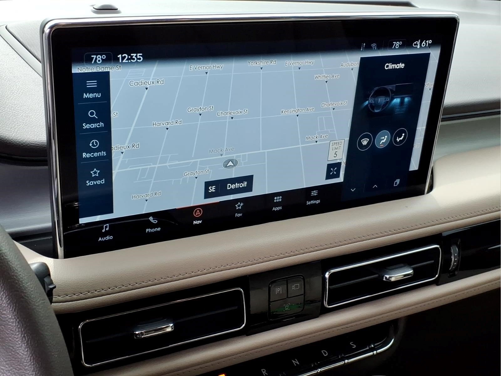 Used 2023 Lincoln Nautilus FWD w/ Premium Package image 23