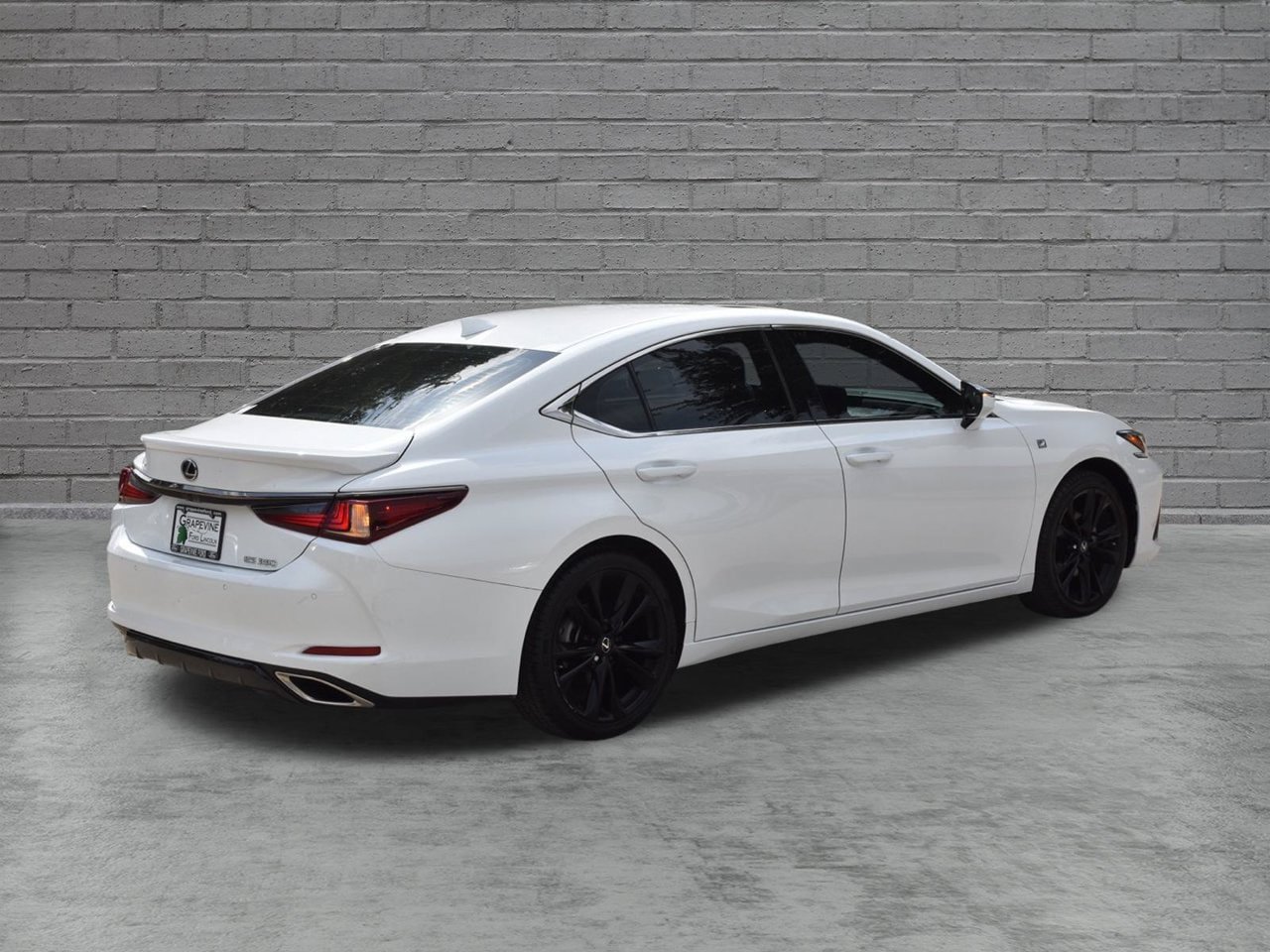 Used 2023 Lexus ES 350 F Sport w/ Accessory Package (Z2) FWD image 7
