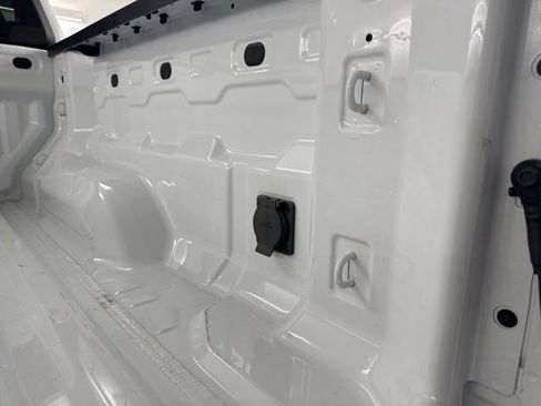 Used 2025 GMC Canyon AT4 w/ Nightfall Edition image 32