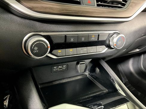 Certified 2024 Nissan Altima 2.5 SV FWD image 15