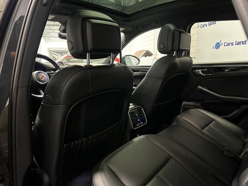 Used 2023 Porsche Macan Turbo AWD/4WD image 13