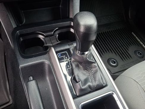 Used 2019 Toyota Tacoma SR5 AWD/4WD image 12