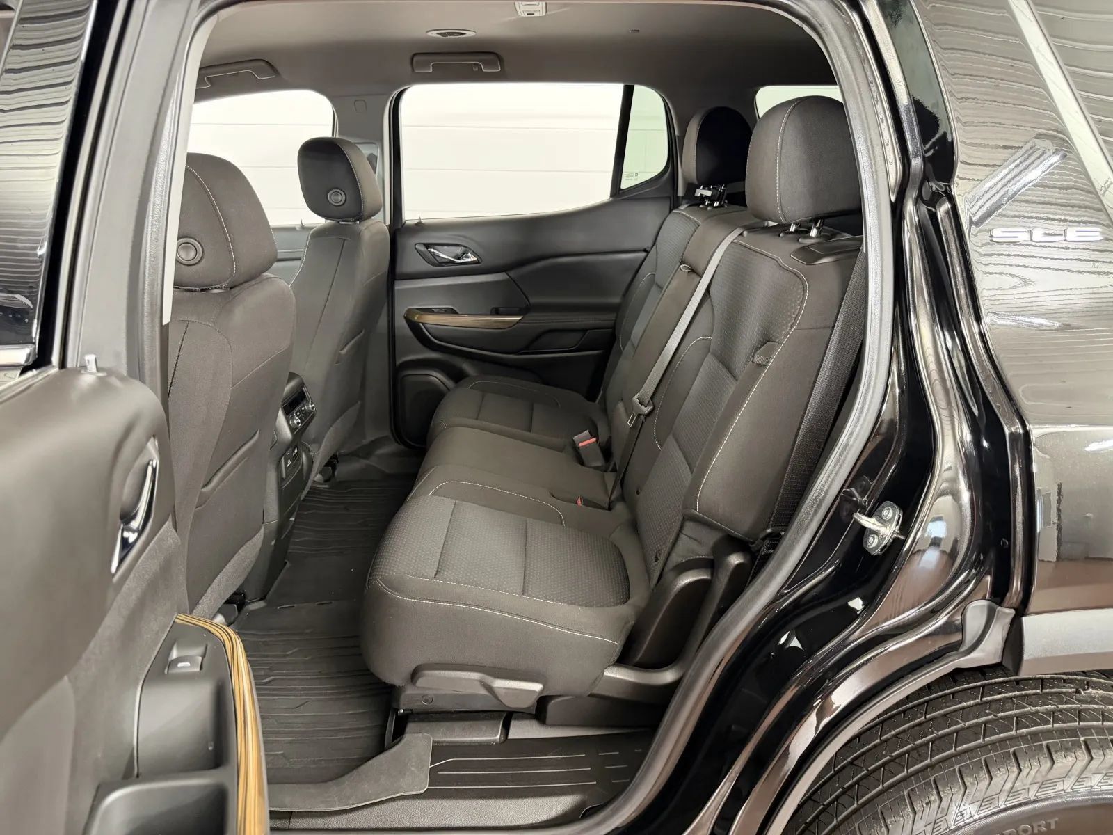 Used 2023 GMC Acadia SLE w/ Driver Convenience Package AWD/4WD image 26