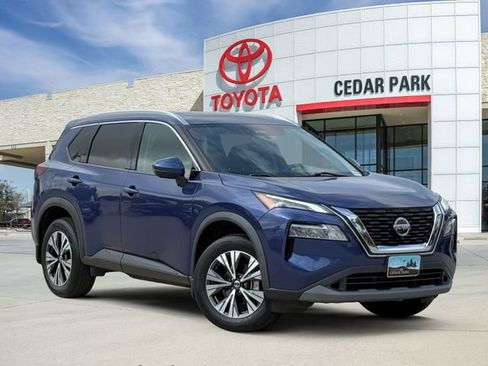 Used 2021 Nissan Rogue SV w/ Premium Package FWD image 1