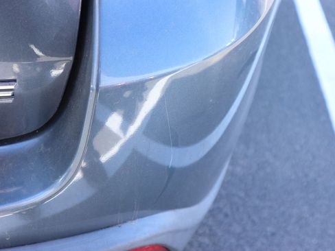 Used 2018 Toyota Highlander Plus w/ Carpet Mat Package (TMS) image 35