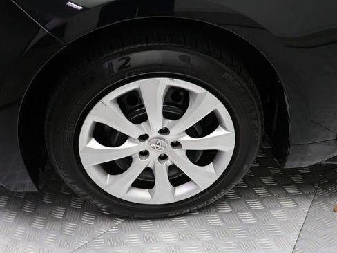 Used 2023 Toyota Corolla LE image 4