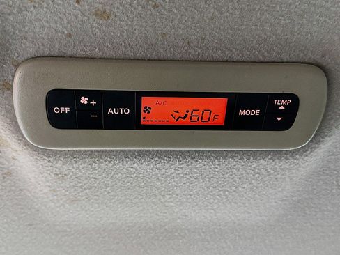 Used 2017 Nissan Quest SV FWD image 23