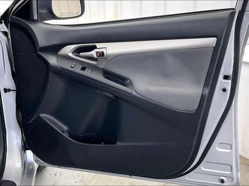 Used 2011 Toyota Matrix w/ Matrix Sport Pkg FWD image 21