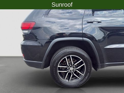 Used 2018 Jeep Grand Cherokee Trailhawk AWD/4WD image 23